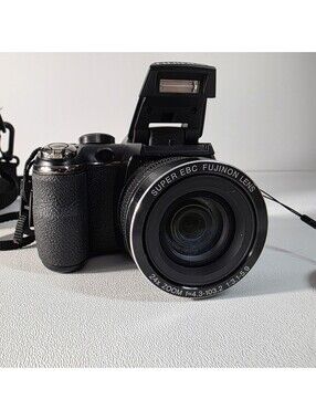 Fujifilm FinePix S4200 14 MP LCD Digital Camera 24X Optical Zoom Tested Bundle